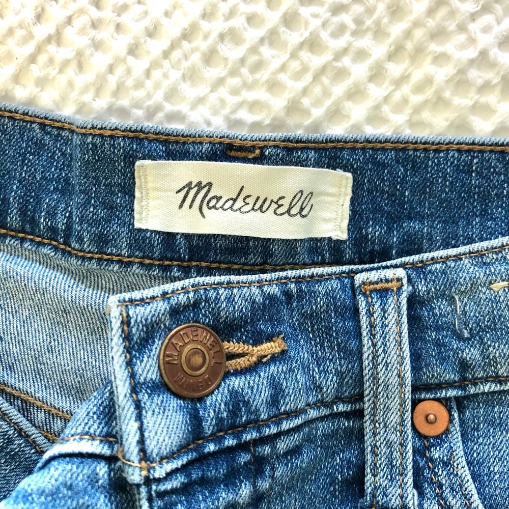 NWOT Madewell Classic Blue Jean Shorts - Picture 2 of 6